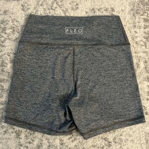 Fleo Short Size Medium